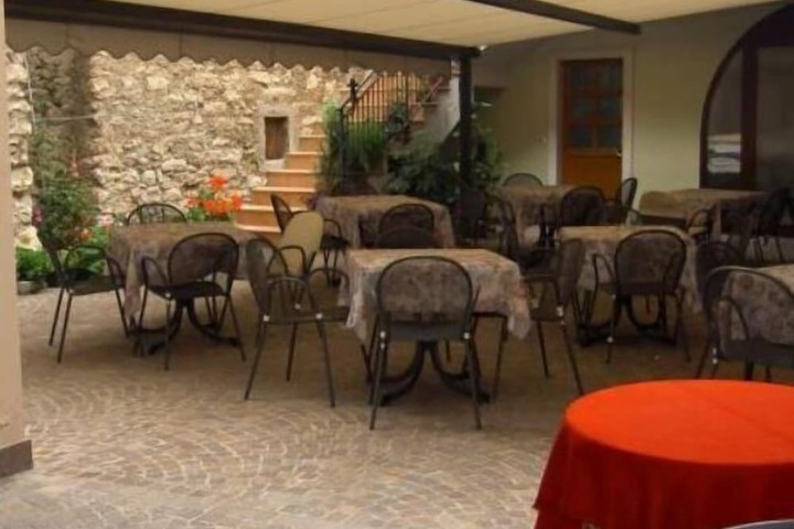 Dining Photos