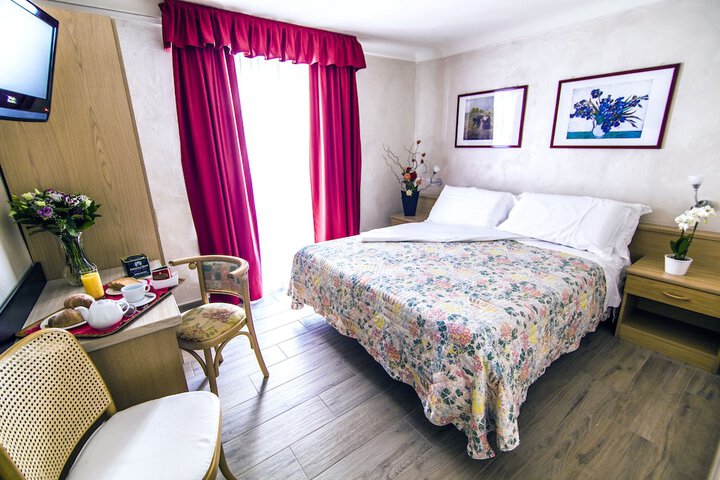 Room 3 of 49