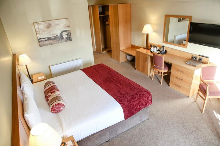 Room 5 of 81