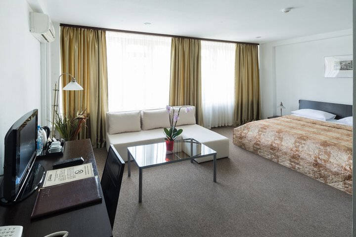 Room 13 of 35