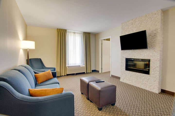 Room 16 of 36