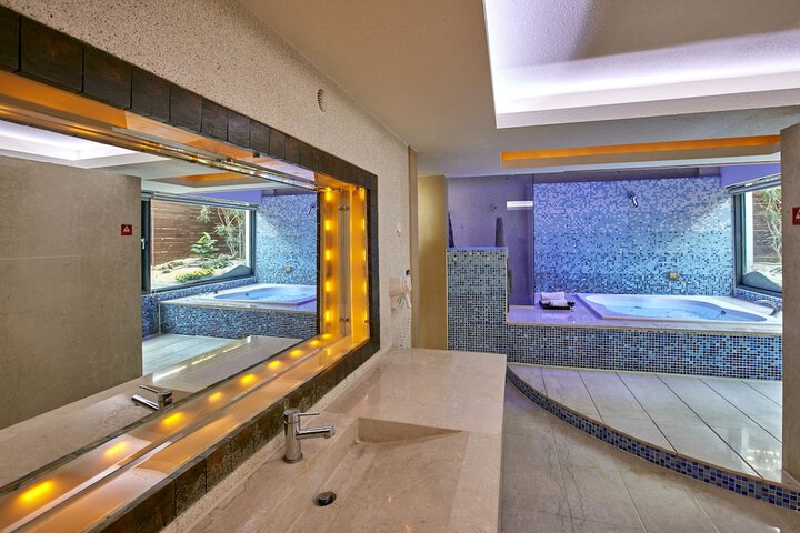 Hot Tub 35 of 50