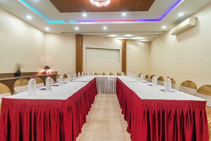 Ballroom/Hall 36 of 48
