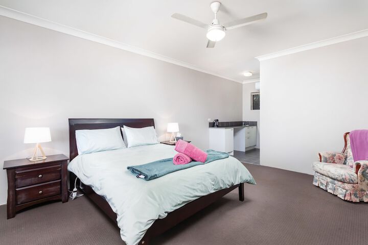 Room 4 of 18