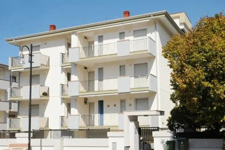 VILLE E APPARTAMENTI PAESTUM