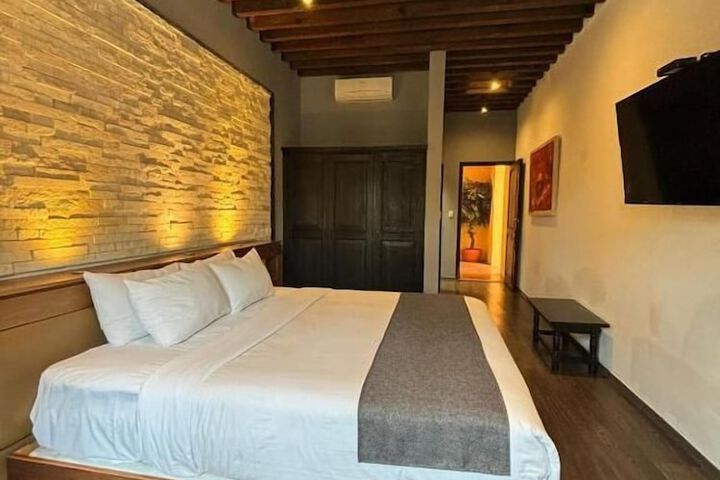 Room 10 of 44