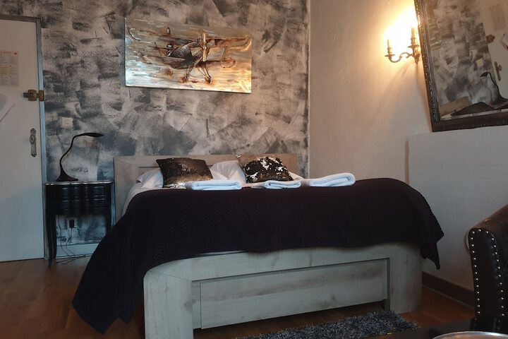 Room 9 of 31
