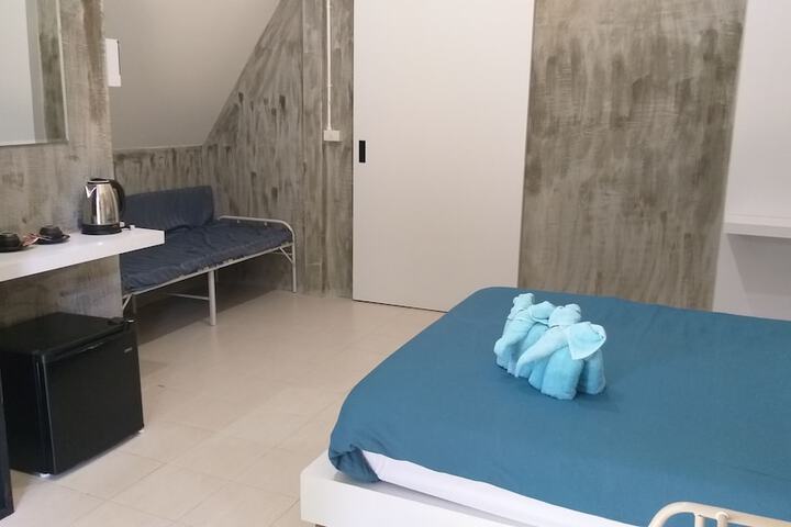 Room 5 of 44