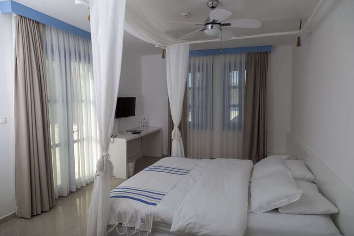 Room 9 of 60