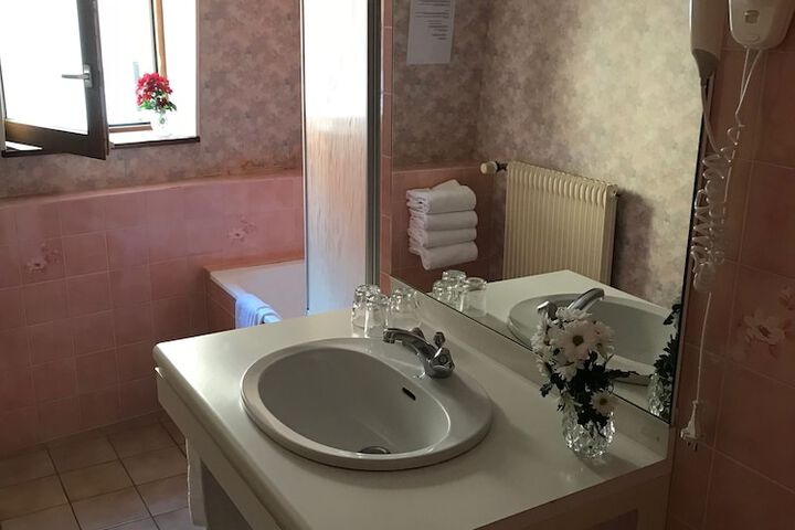 Room 12 of 23
