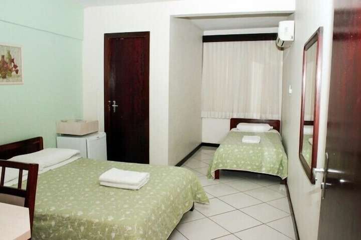 Room 10 of 60