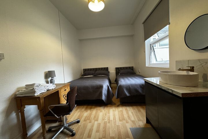 Room 18 of 31