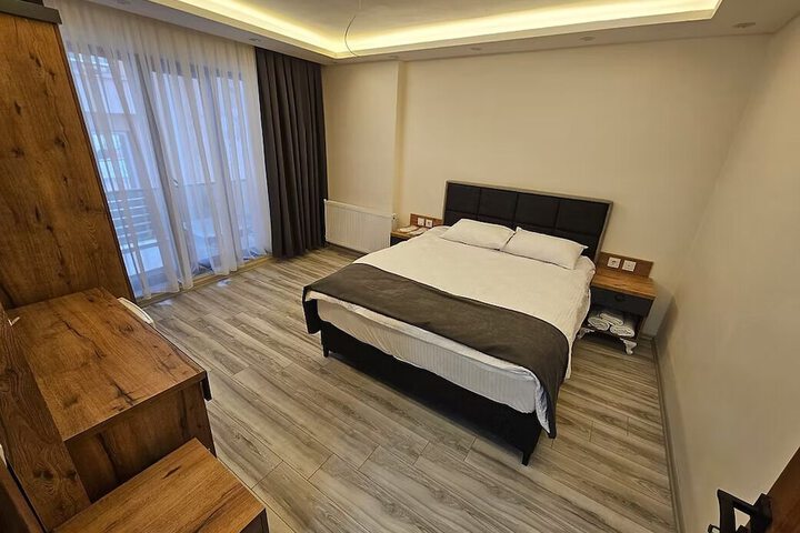 Room 2 of 6