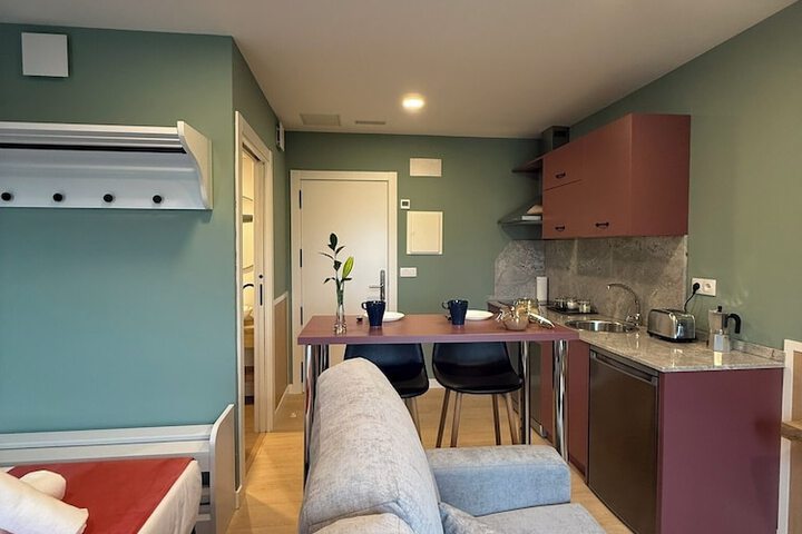 Room 8 of 50