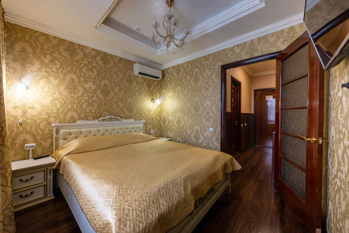 Room 18 of 22