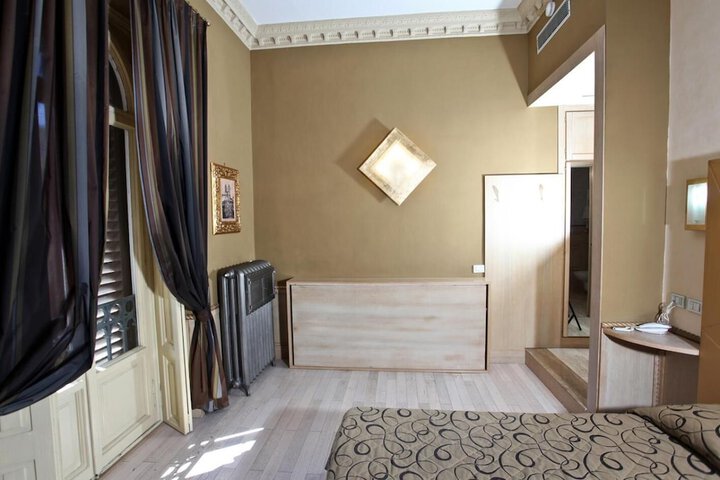 Room 13 of 49