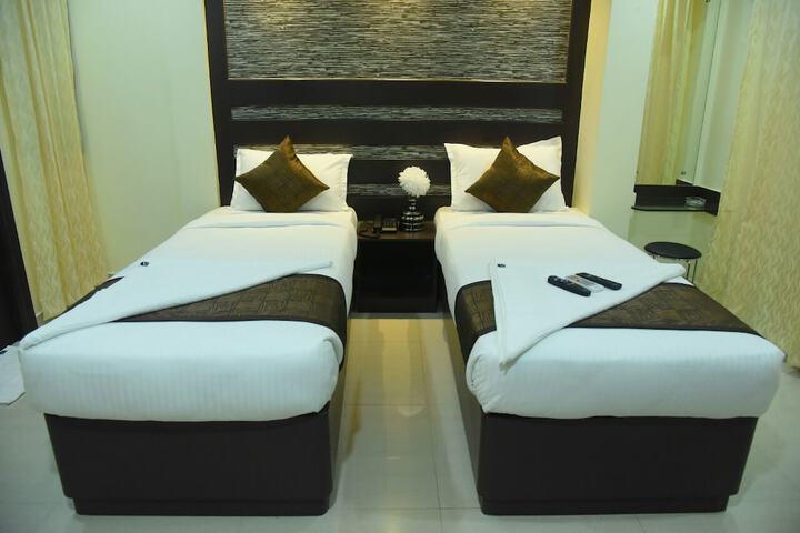 Room 4 of 14