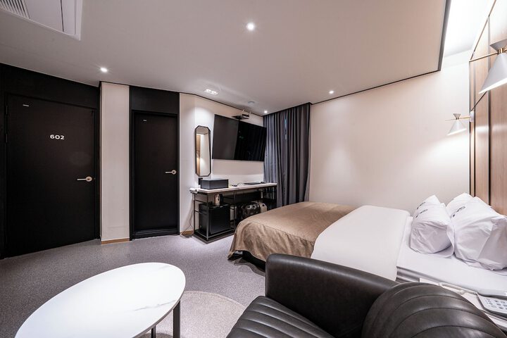 Room 21 of 74