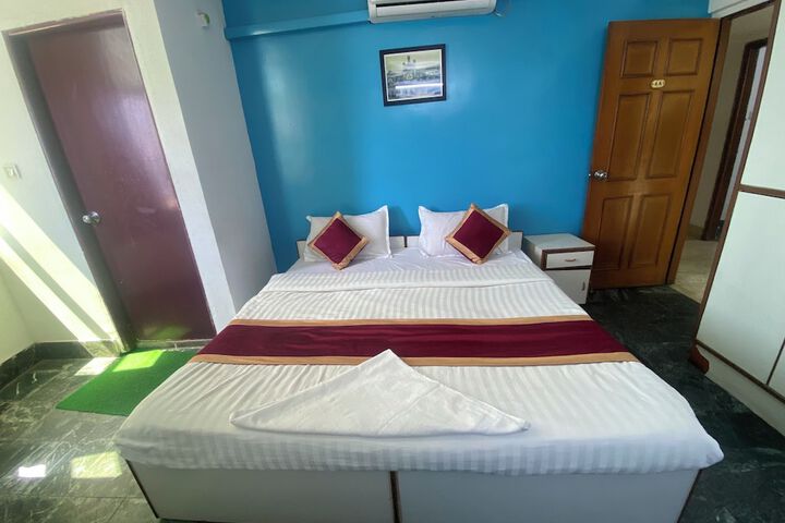 Room 18 of 32
