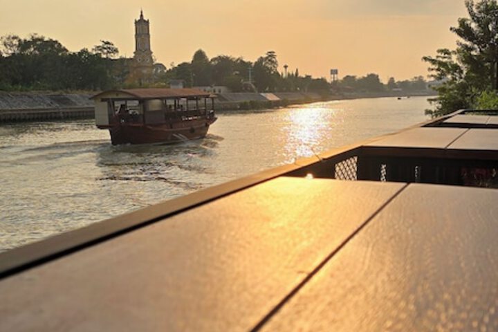 Nicha at Ayutthaya