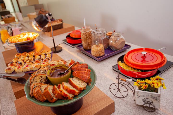 Breakfast/Coffee Service 68 of 77