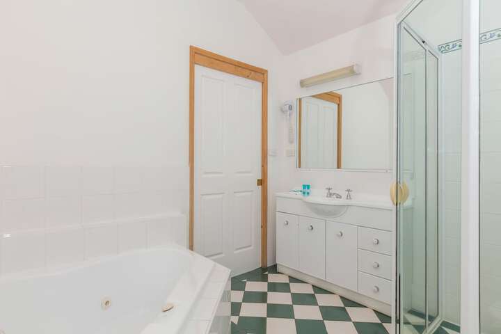 Room 128 of 183