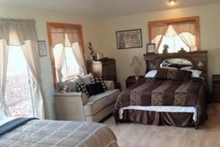 Room 18 of 28