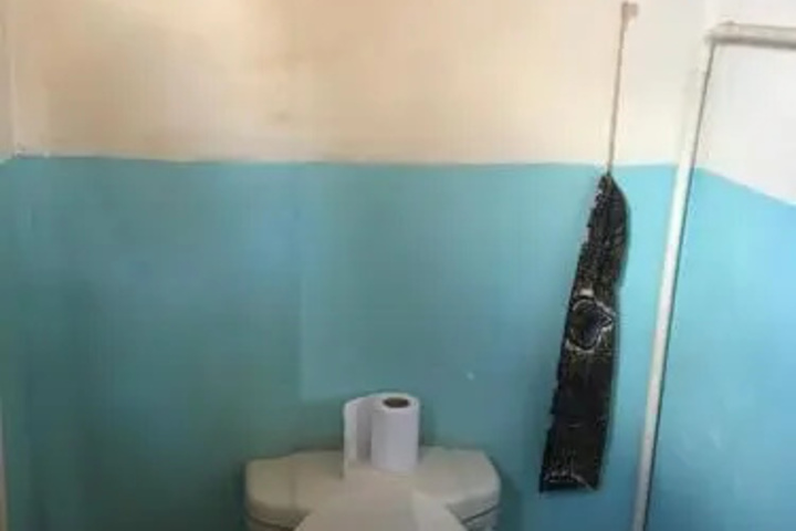 Room 8 of 11