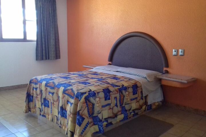 Room 4 of 34