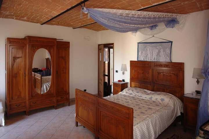 Room 5 of 5