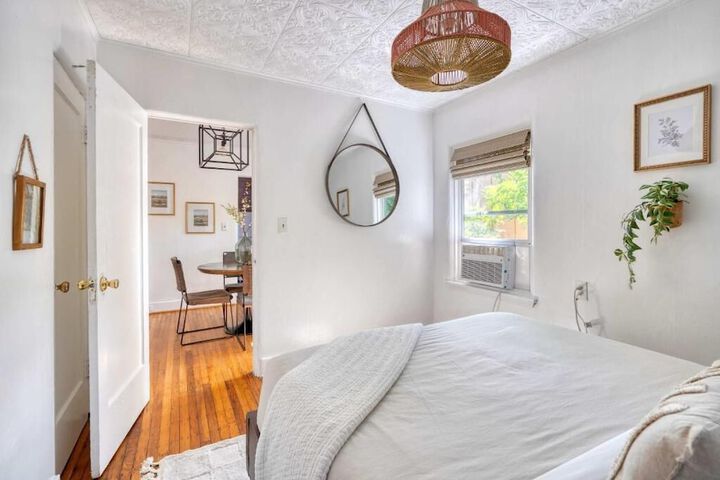 Room 10 of 65