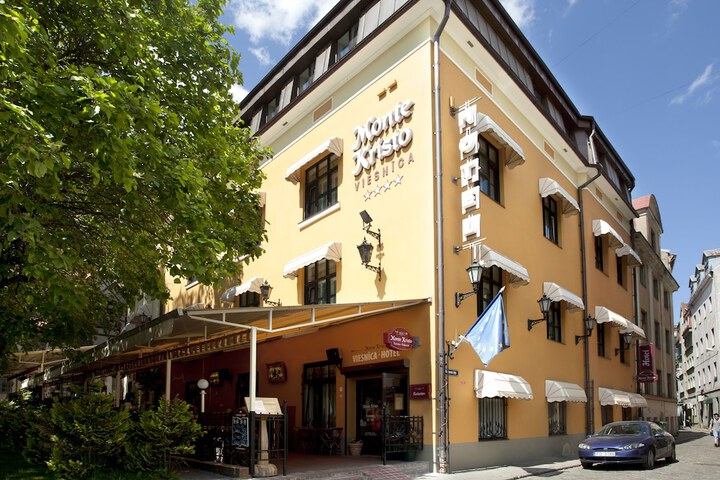 Hotel 84 of 84