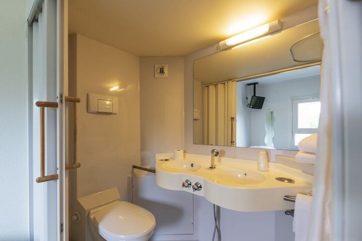 Room 20 of 48