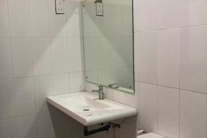 Room 10 of 21