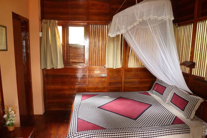Room 6 of 75