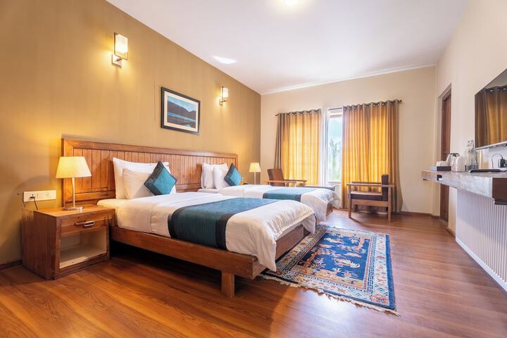 Room 5 of 40