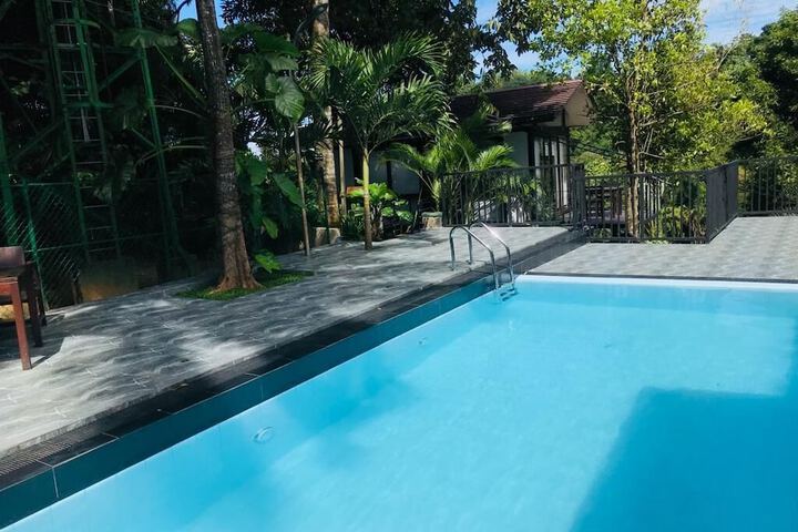 Pool 40 of 65