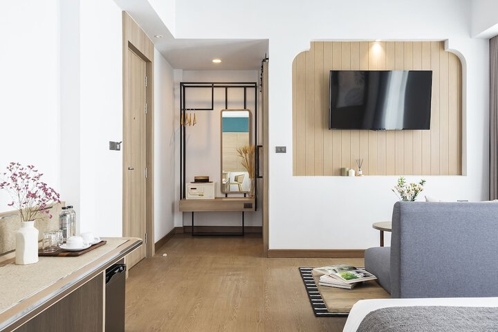 Room 52 of 147