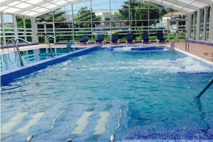 Hotel Pool