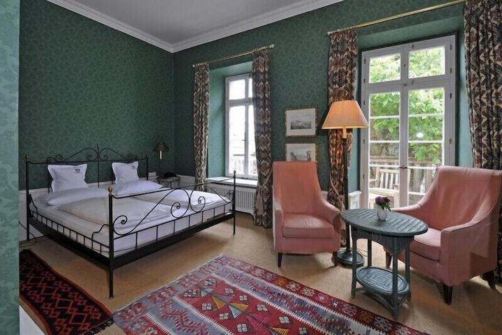 Room 7 of 37