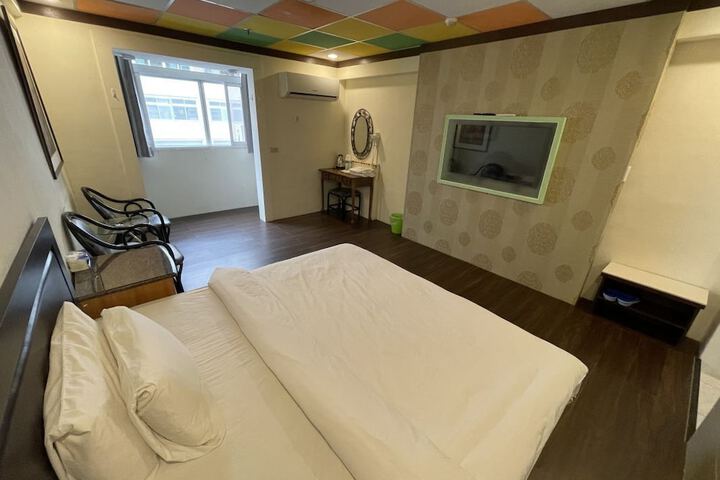Room 11 of 22