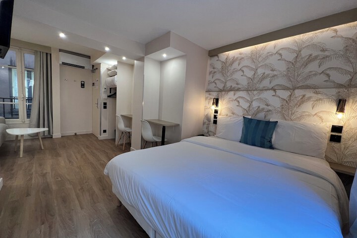Room 45 of 65