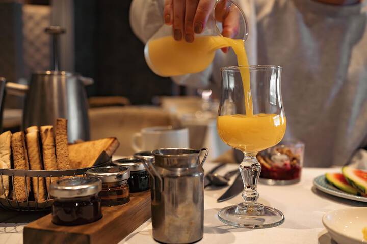 Breakfast/Coffee Service 107 of 123