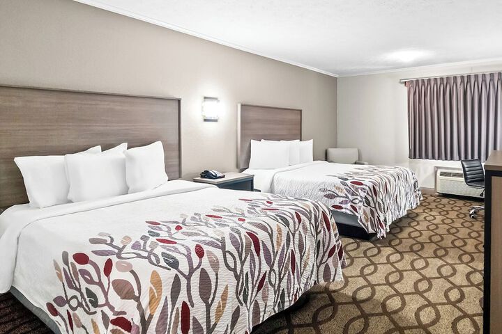 ADA Deluxe 2 Queen Beds (7 of 10)
