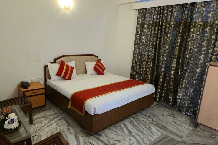 Room 8 of 21