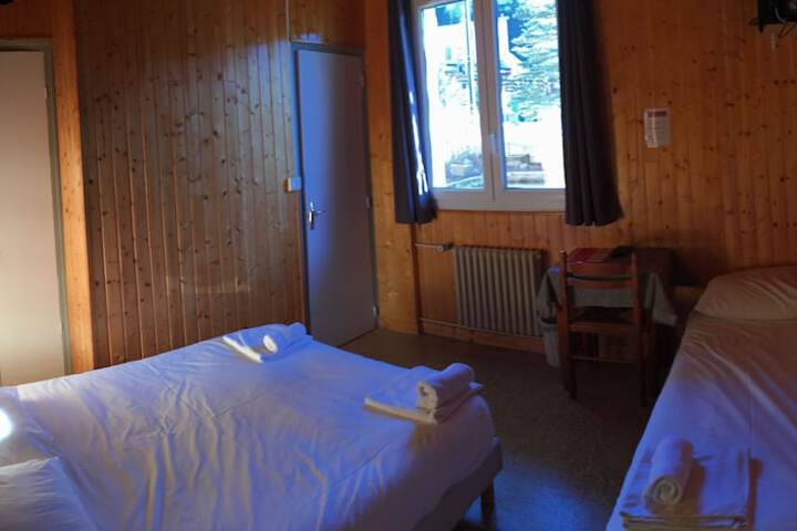 Room 11 of 48