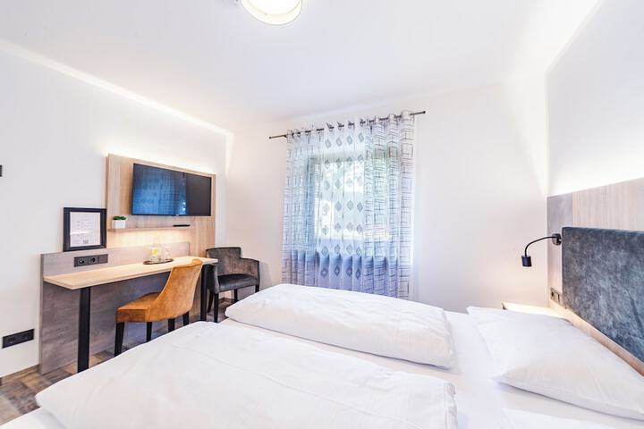 Room 5 of 52