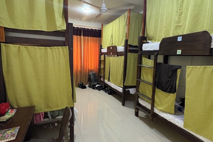 Room 27 of 52