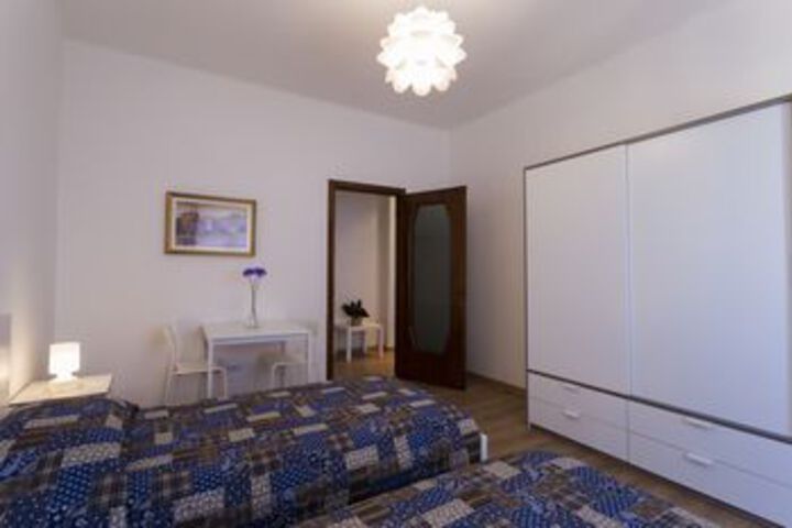 Room 10 of 24