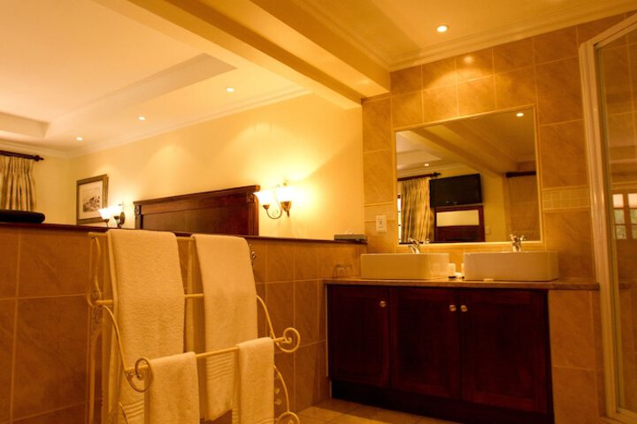 Room 8 of 27